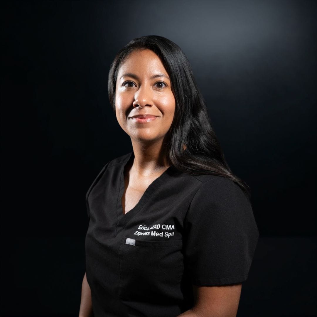 Erica Lagunas, Asistente Médica Bilingüe en Chicago en Express Med Spa Mount Greenwood, experta en microneedling y bienestar en español