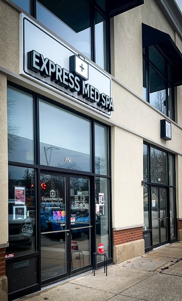 Exterior view of Express Med Spa in La Grange, Illinois, offering Xeomin treatments near Brookfield and Burr Ridge