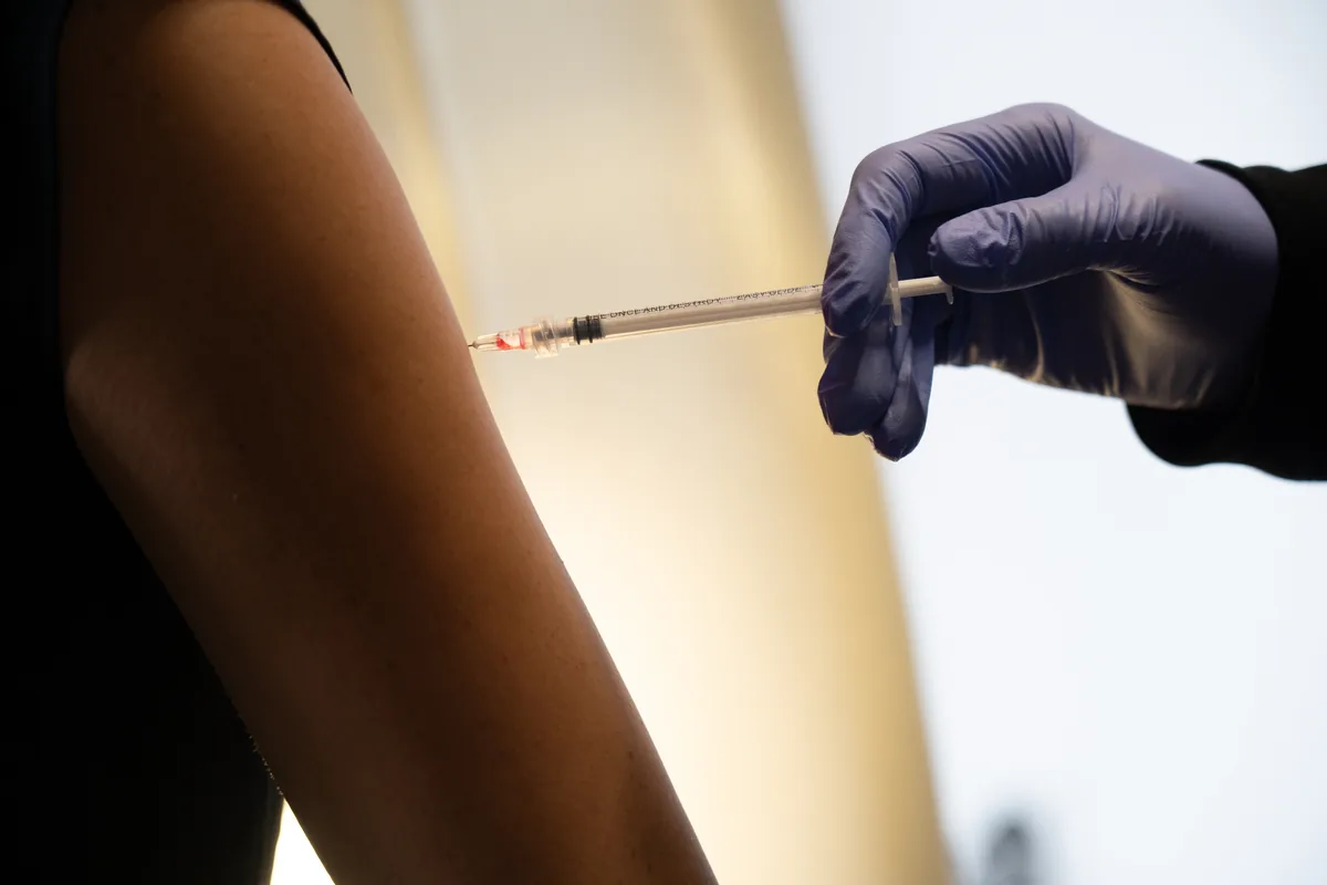Professional B12 injection for energy and metabolism at Express Med Spa in Chicago