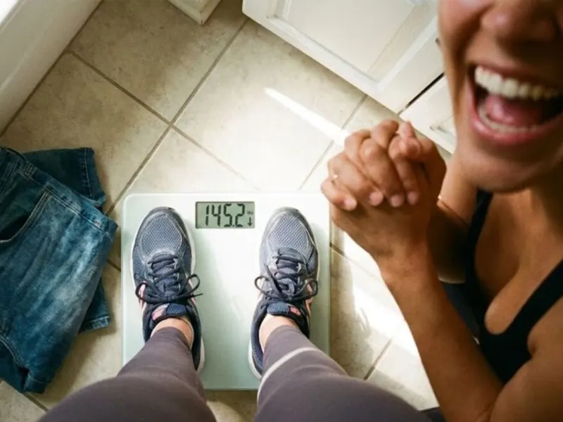 Express Med Spa holiday gift cards displayed with soft festive décor, warm lights, and elegant ribbon for a seasonal wellness gifting experience.