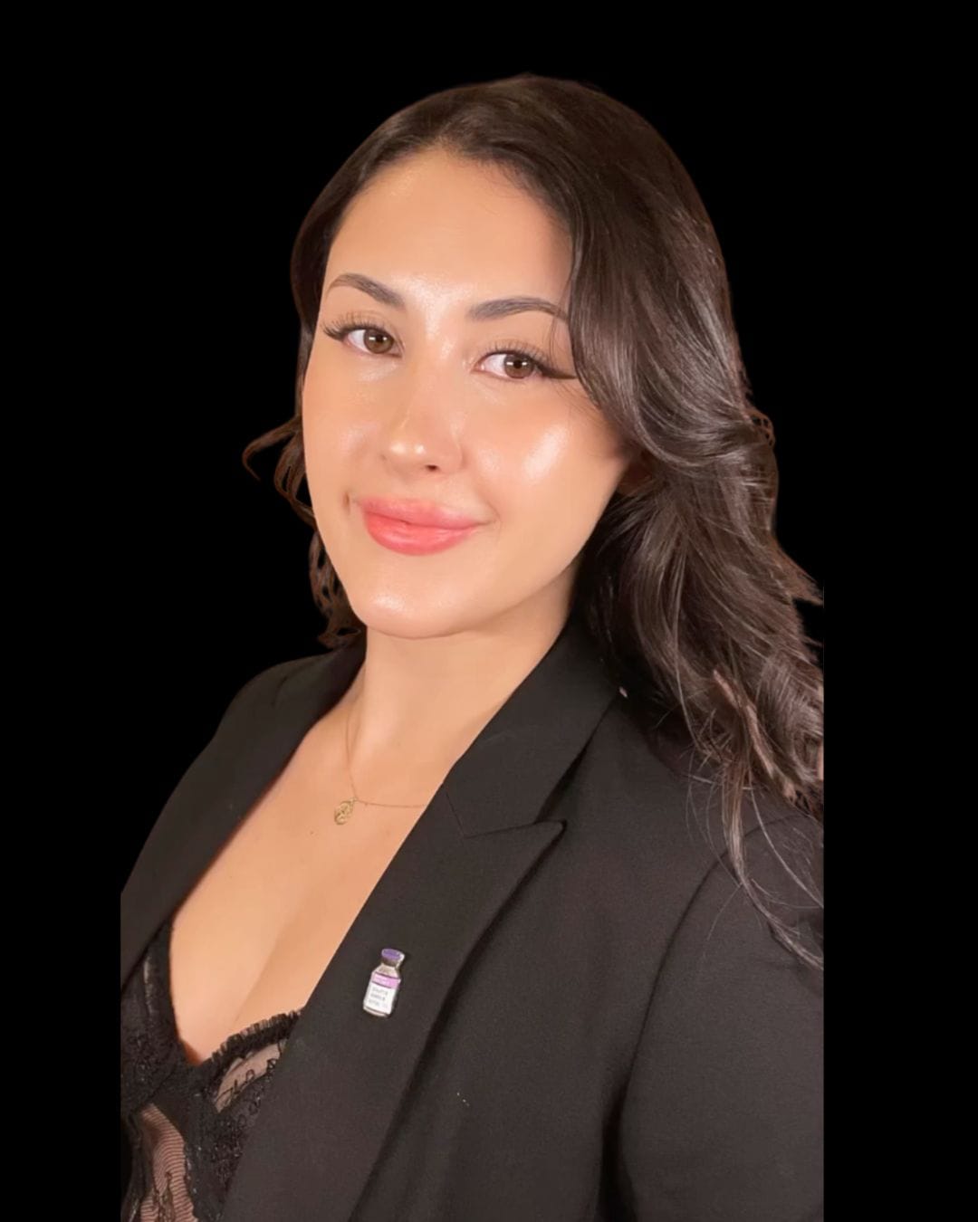 aesthetic nurse injector lily zelaya rn providing cosmetic injections in la grange illinois